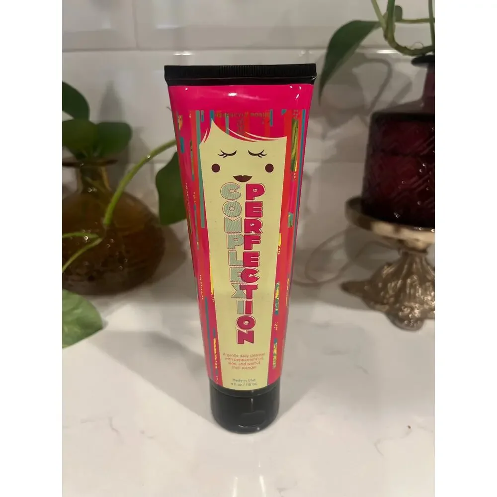 Perfectly Posh Complexion Perfection Face Wash 4 oz NEW Discontinued Rare